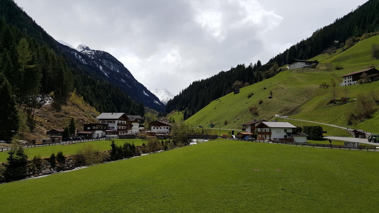 Gasperlerhof Villa นอยชติฟ อิม ชตูไปทัล ภายนอก รูปภาพ